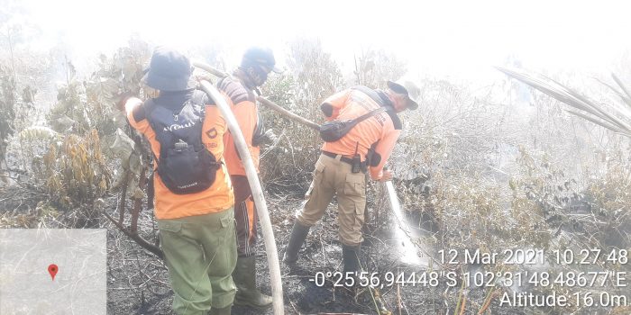 Kebakaran Lahan di Desa Talang Jerinjing , Kecamatan Rengat Barat Dapat di Padamkan