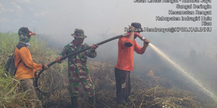 Pemadaman Kebakaran Hutan dan Lahan di Kabupaten Indragiri Hulu