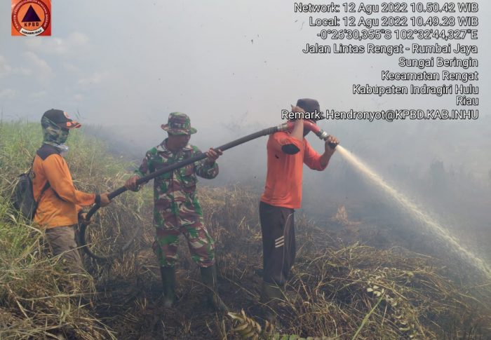Pemadaman Kebakaran Hutan dan Lahan di Kabupaten Indragiri Hulu